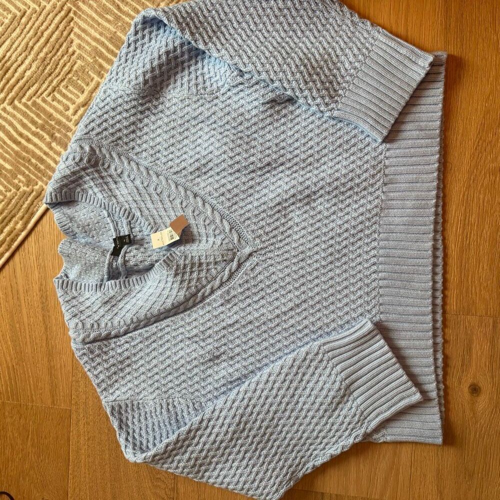 $98 Ann Taylor NWT Geo Stitch Blue V-Neck Sweater Size M size XL m11 - Picture 2 of 4